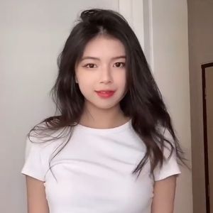 Meet your Posher, Alinda